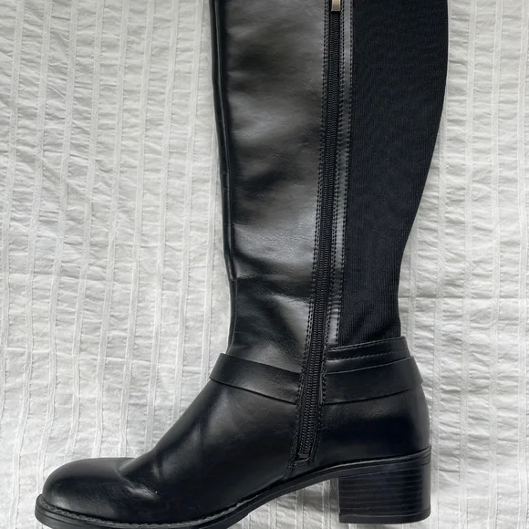 Boots - Picture 2 of 3